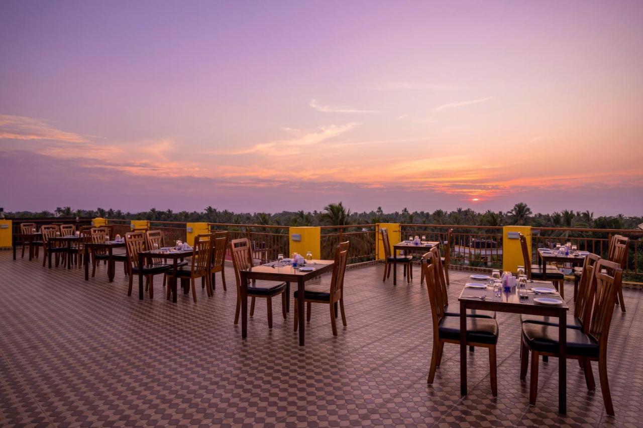 Sairaj Beach Resort Calangute Extérieur photo