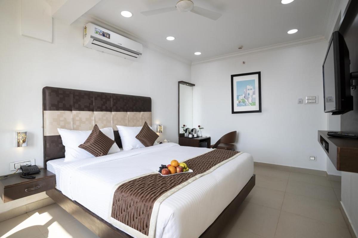 Sairaj Beach Resort Calangute Extérieur photo